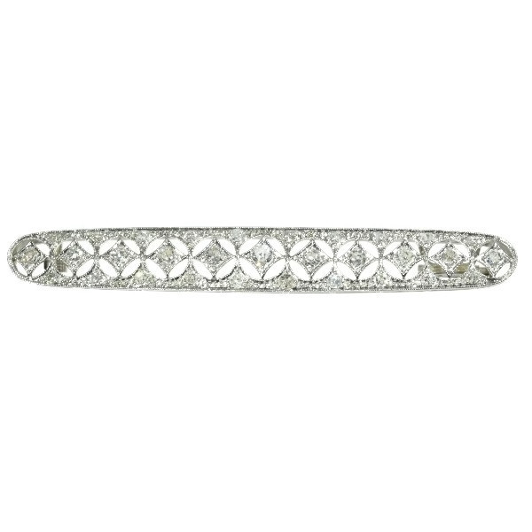 Dutch platinum Art Deco Belle Epoque bar brooch set with diamonds